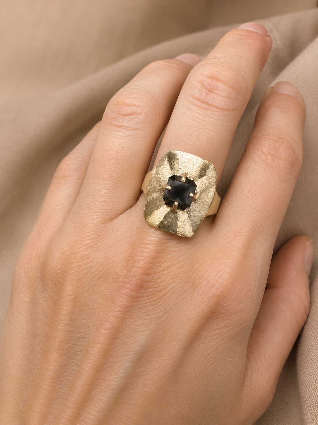 18k gold ring with rare asterized diamond