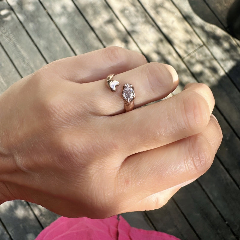 Rose gold ring with pink diamond and heart