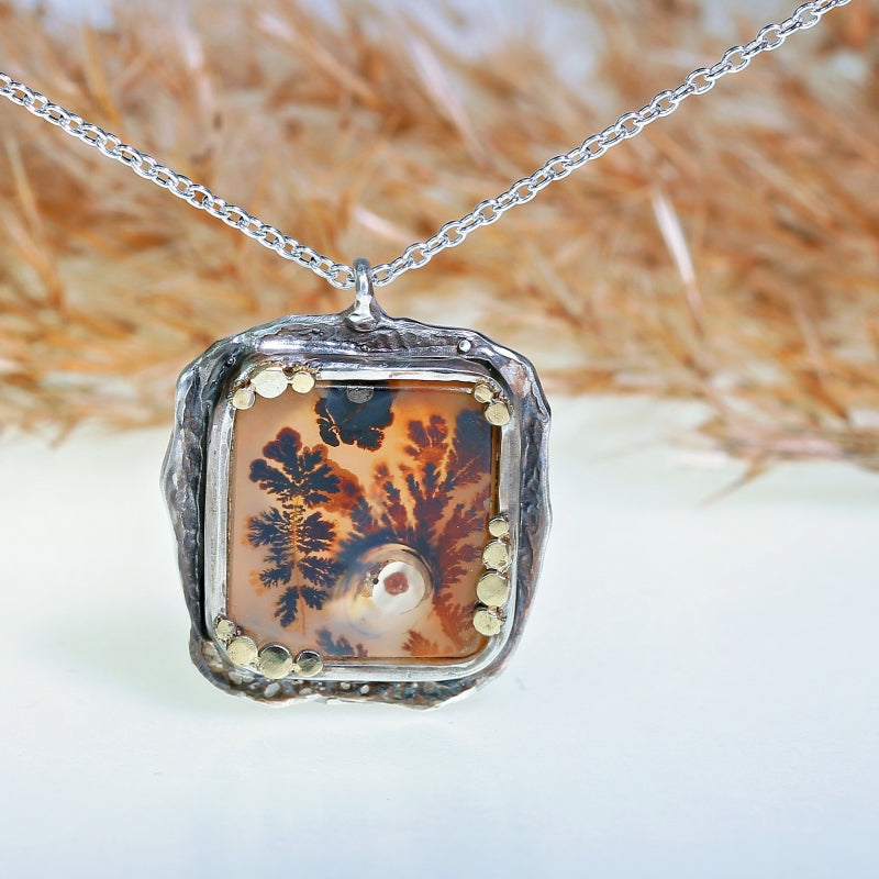 Necklace with square dendritic agate