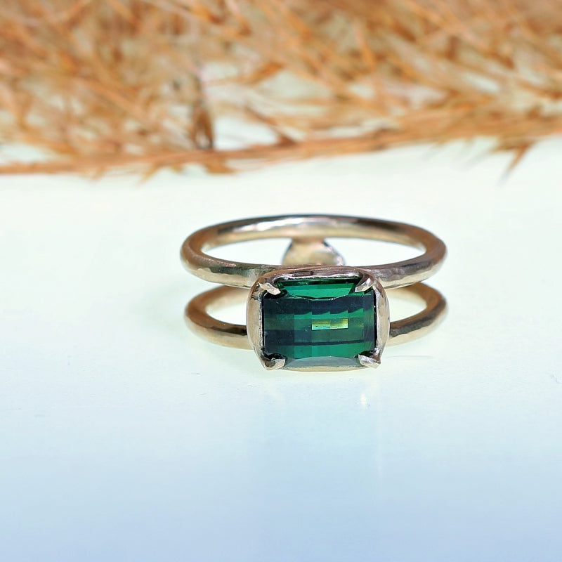 White gold ring with pixel cut tourmaline and heart