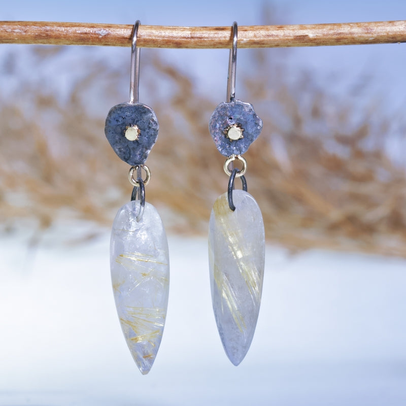 Earrings with sagenit and gold dots