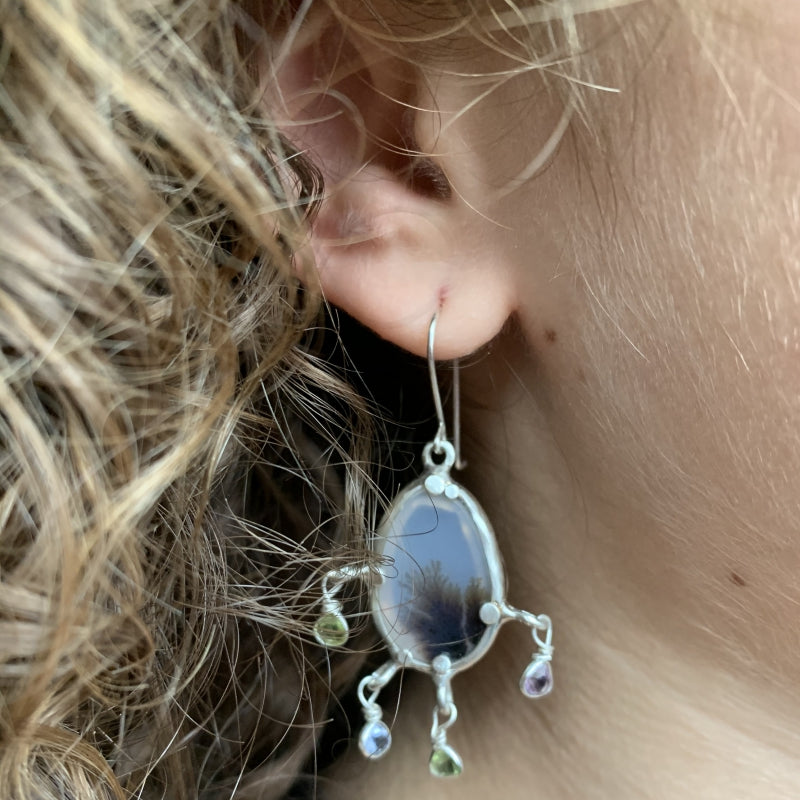 Hanging earrings with dendritic agate and color gemstones
