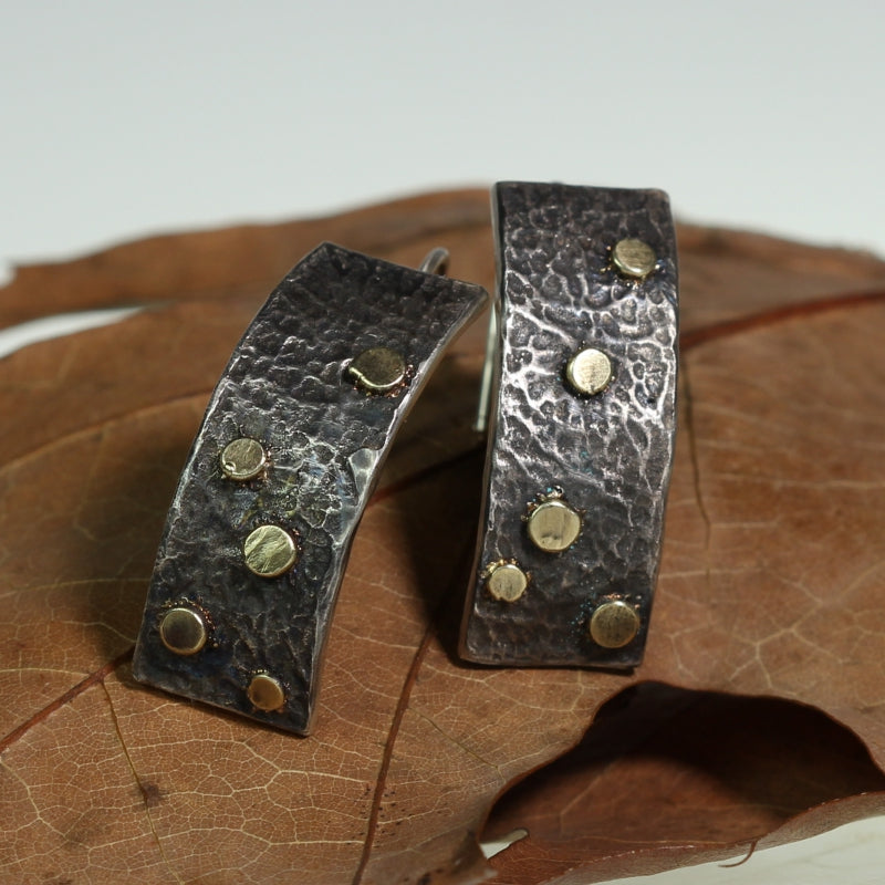Simply metals earrings with gold dots