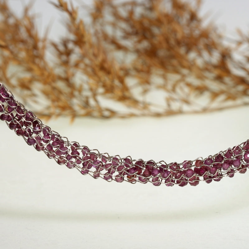 Energy necklace with rhodolites garnets