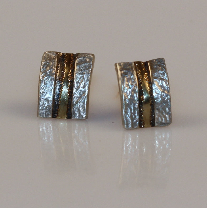 Simply metals stud earrings with gold line