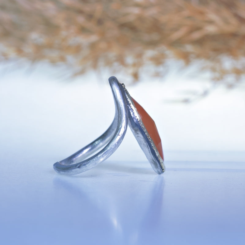 Ring with marquise shape carnelian