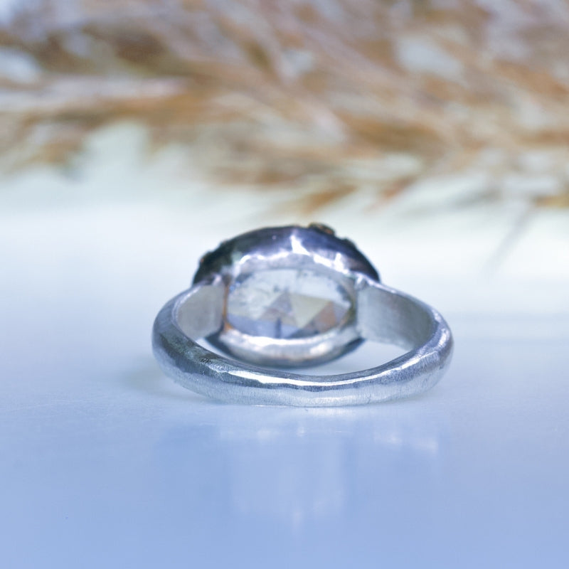 Ring with oval moostone