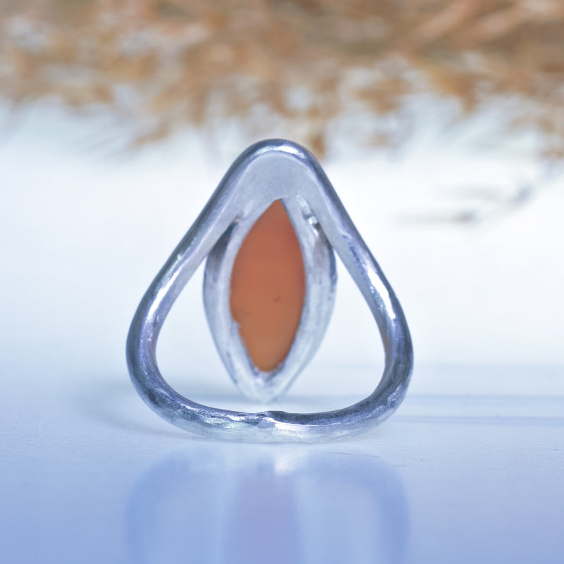 Ring with marquise shape carnelian