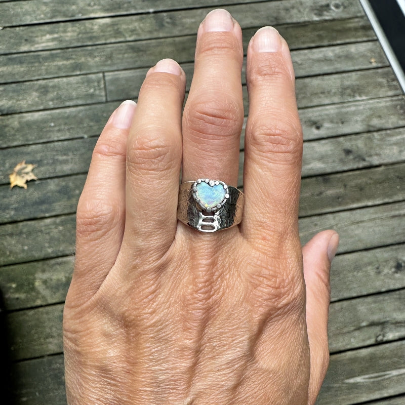 White gold ring Hear Boulder opal