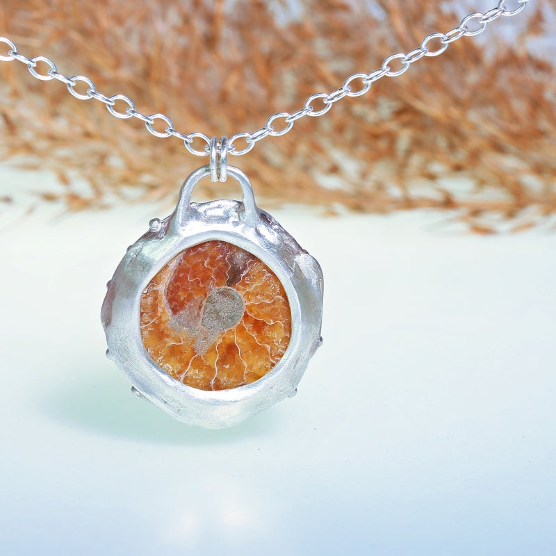 Necklace with ammonite with mother of pearl