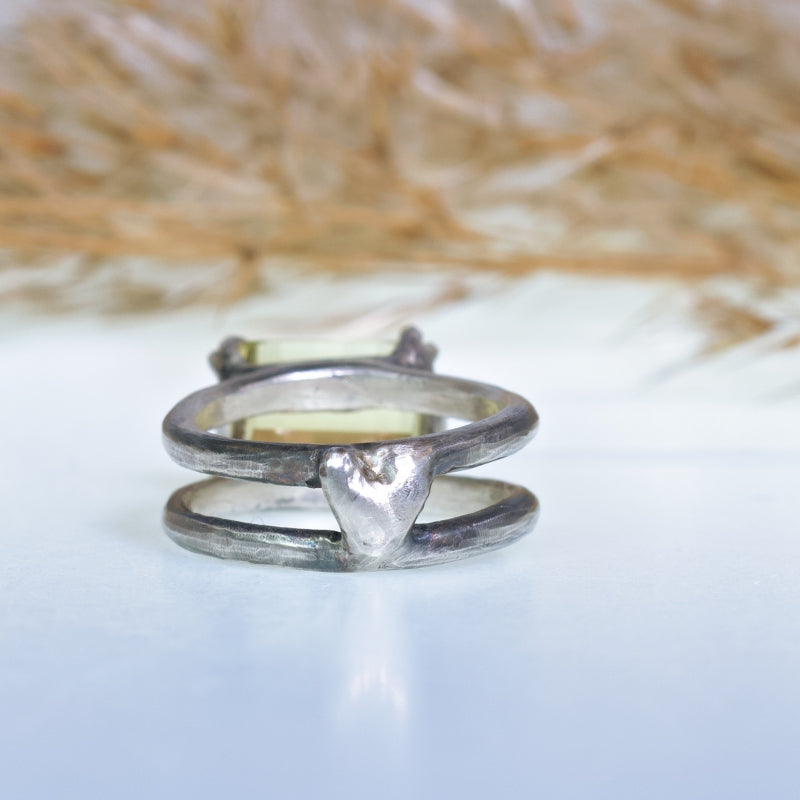 Ring with citrine in pixel cut
