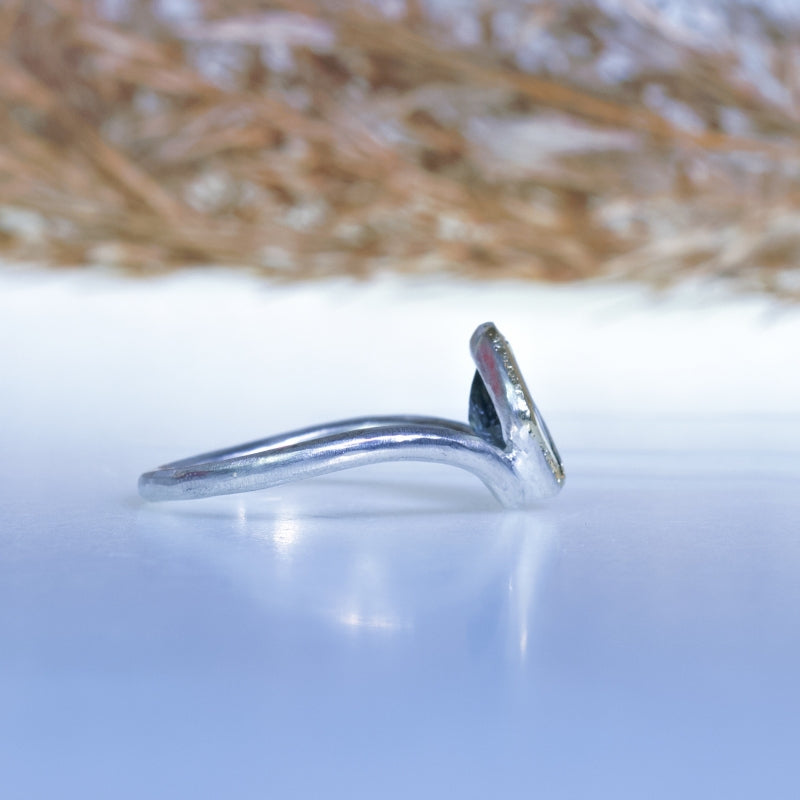Ring wave with geometric aquamarine