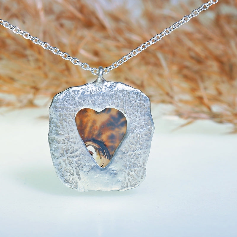 Necklace with square dendritic agate