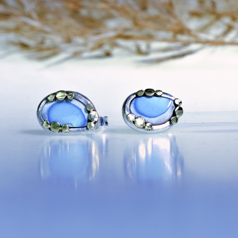Stud earrings with turquoise