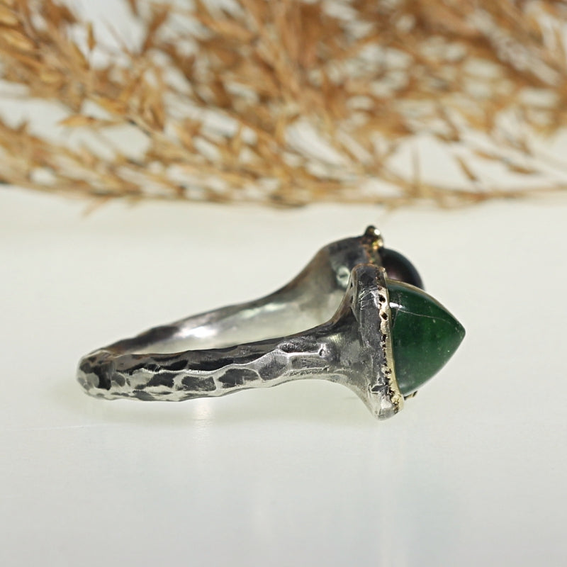 Ring with freshwater pearl and garnet tsavorite