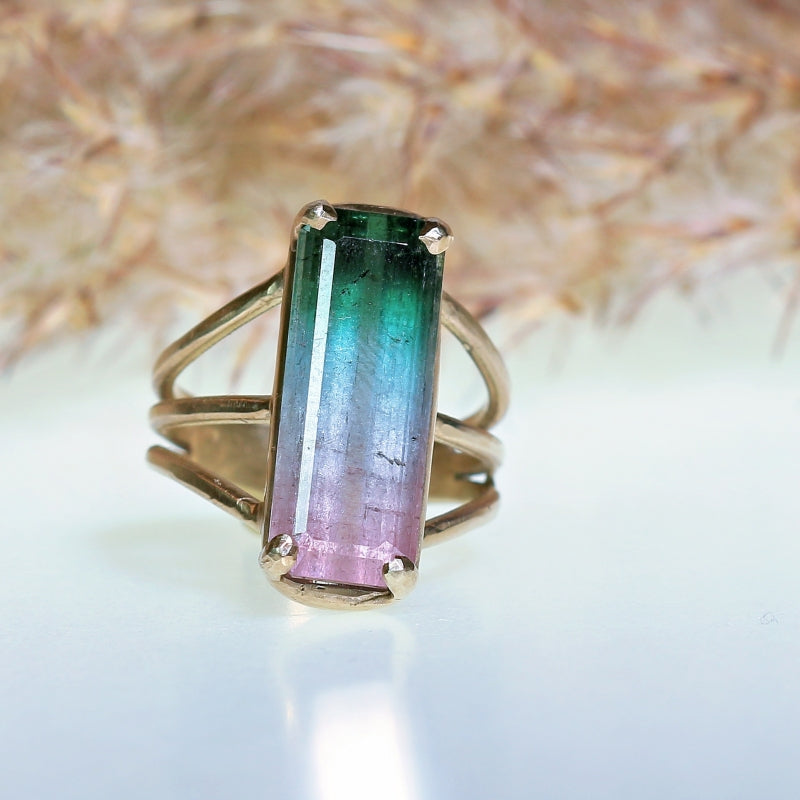 White gold ring with tricolor tourmaline