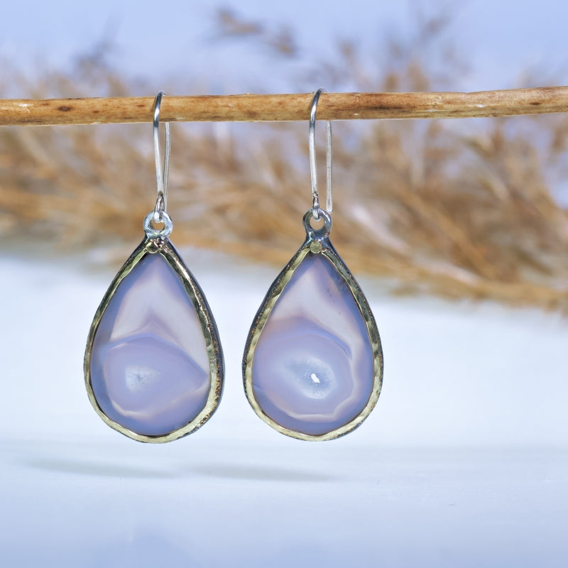 Earrings with white agate