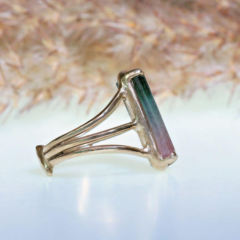 White gold ring with tricolor tourmaline