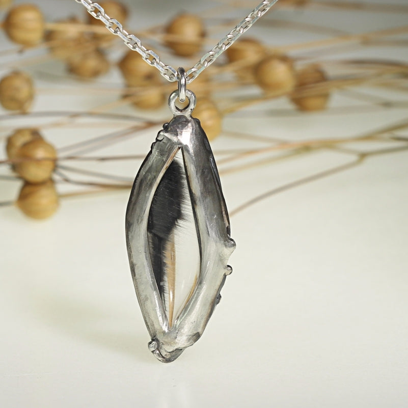 Long necklace with Brookite
