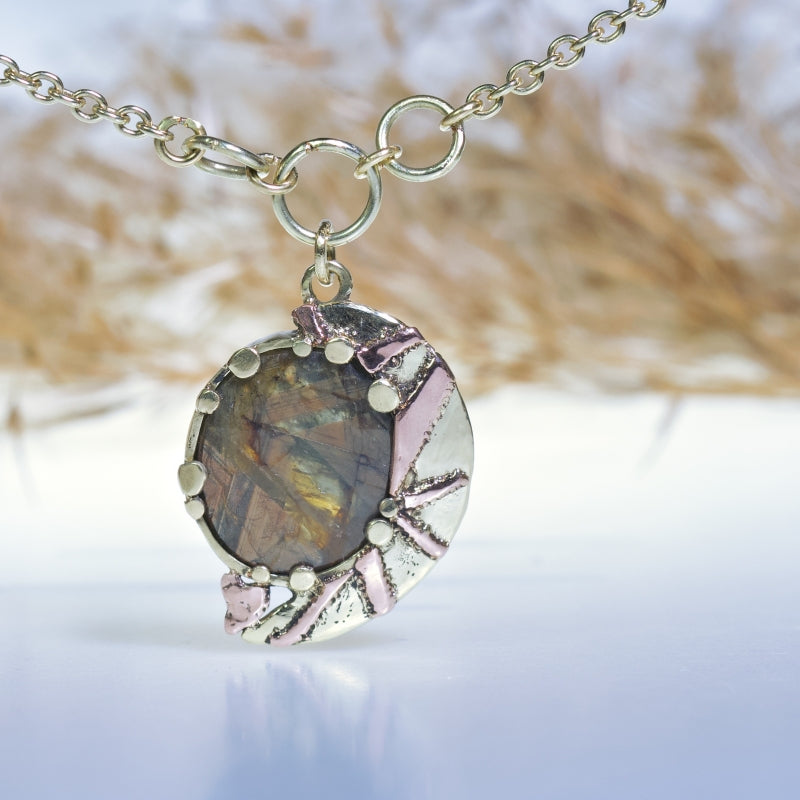 Gold necklace with Gold Sheen sapphire