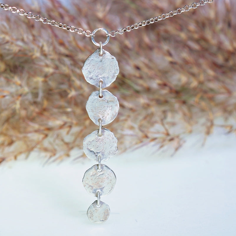 Necklace with sterling silver structure plates