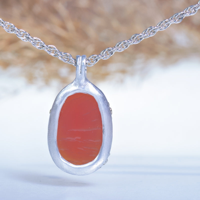 Necklace with carnelian