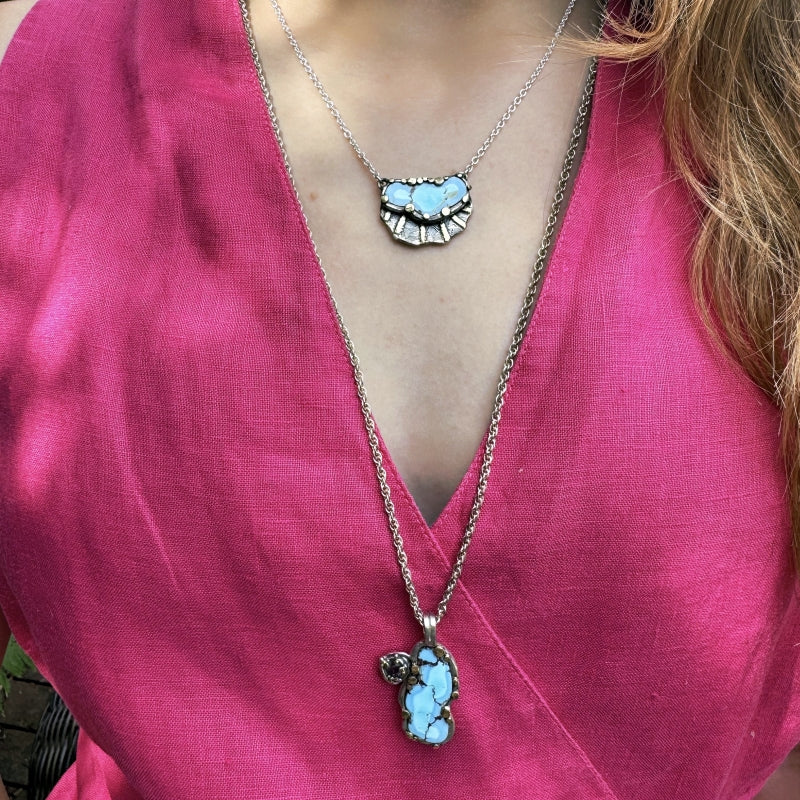 Necklace with turquoise and gold rays