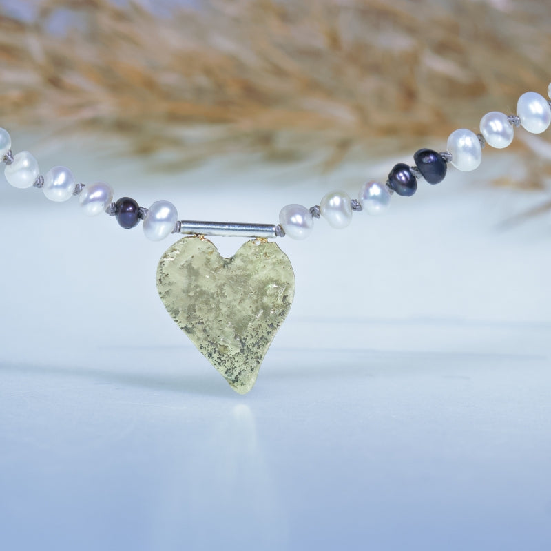 Black and white freshwater pearls necklace with gold heart