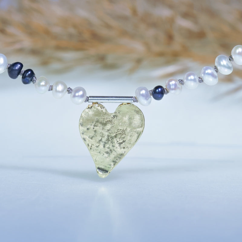 Black and white freshwater pearls necklace with gold heart