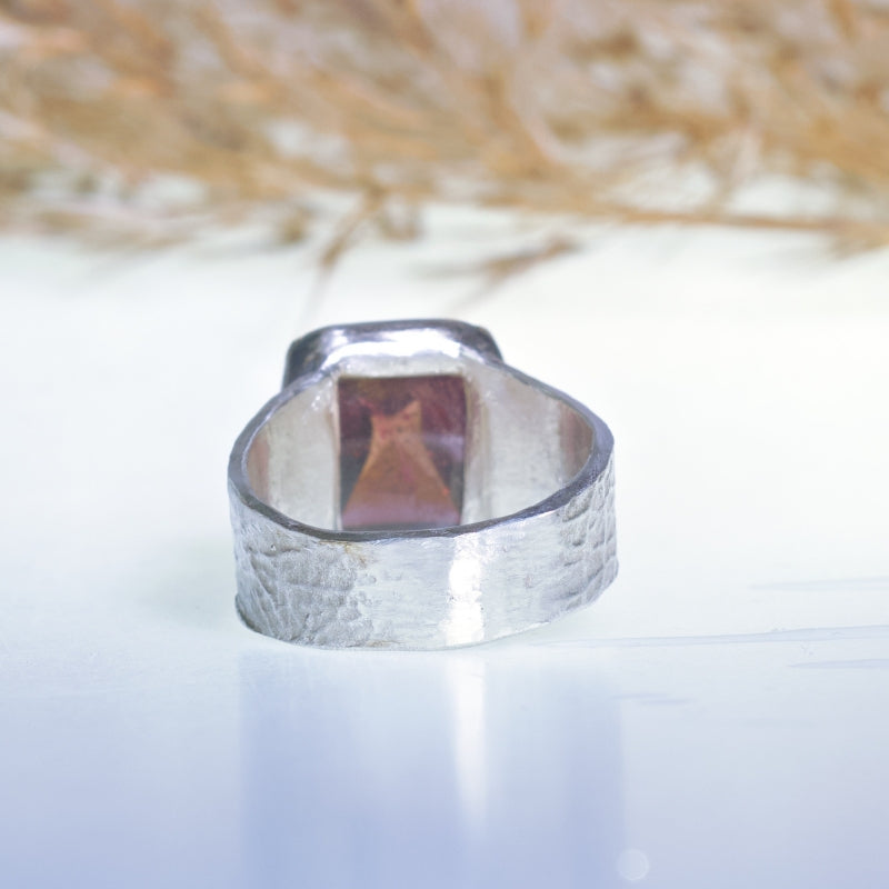 Ring with sugar loaf pink tourmaline