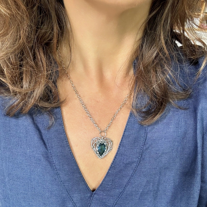 White gold necklace Heart with blue tourmaline