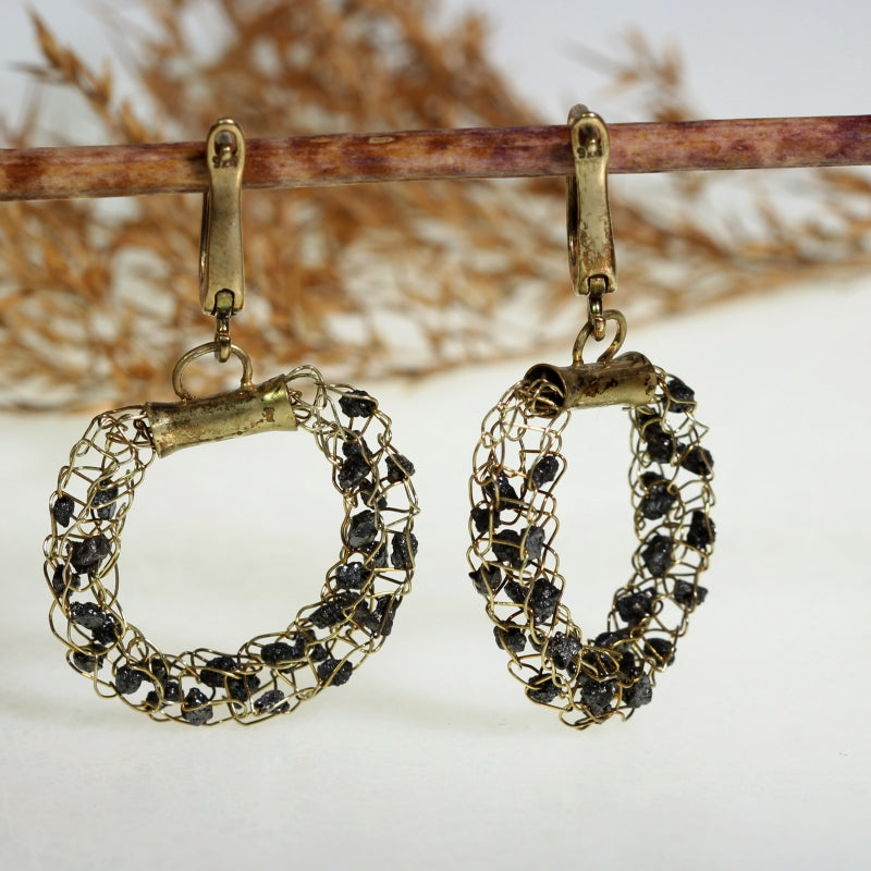 Circle Energy earrings with black raw diamonds