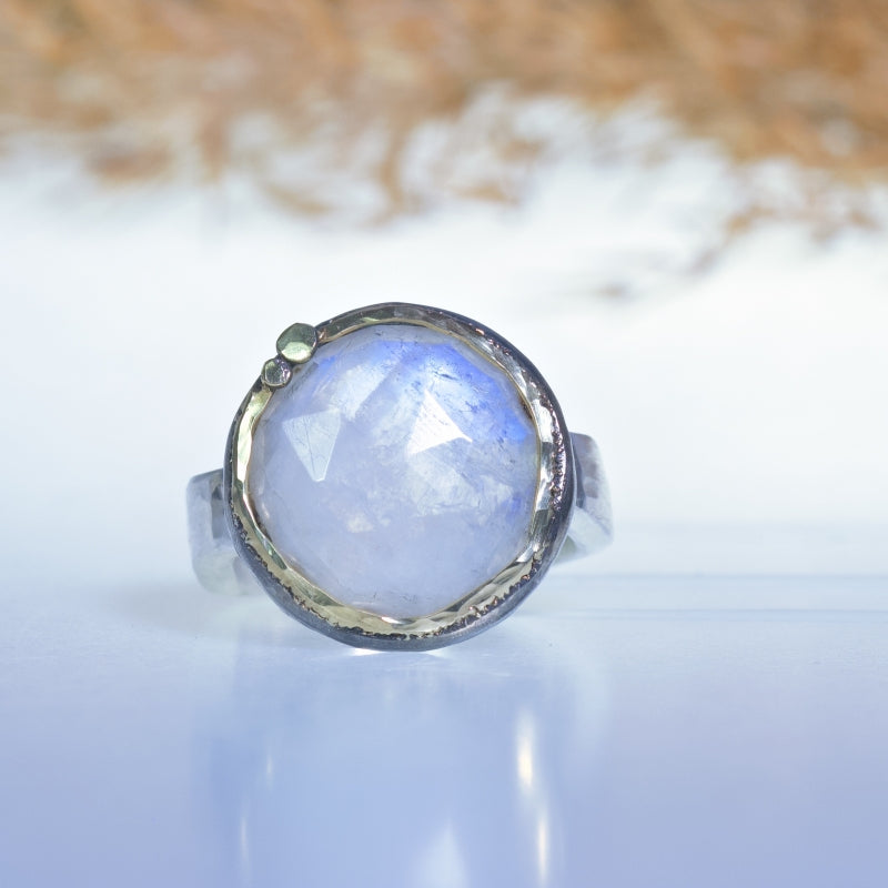 Ring with round rainbow moonstone