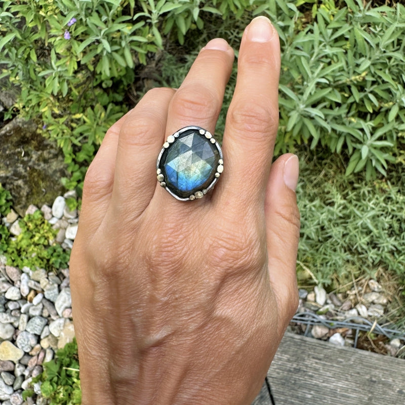 Ring with rose cut labradorite and gold dots