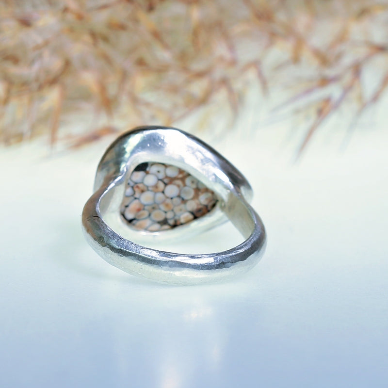 Ring with snake skin agate