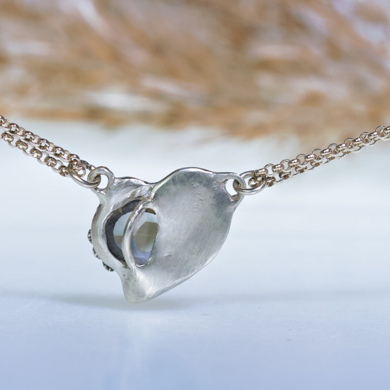 White gold necklace Heart with Oregon sunstone