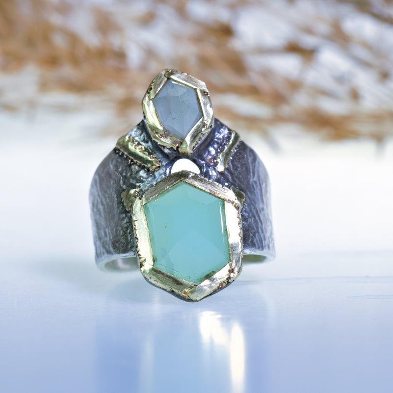 Wide ring with two chrysoprases