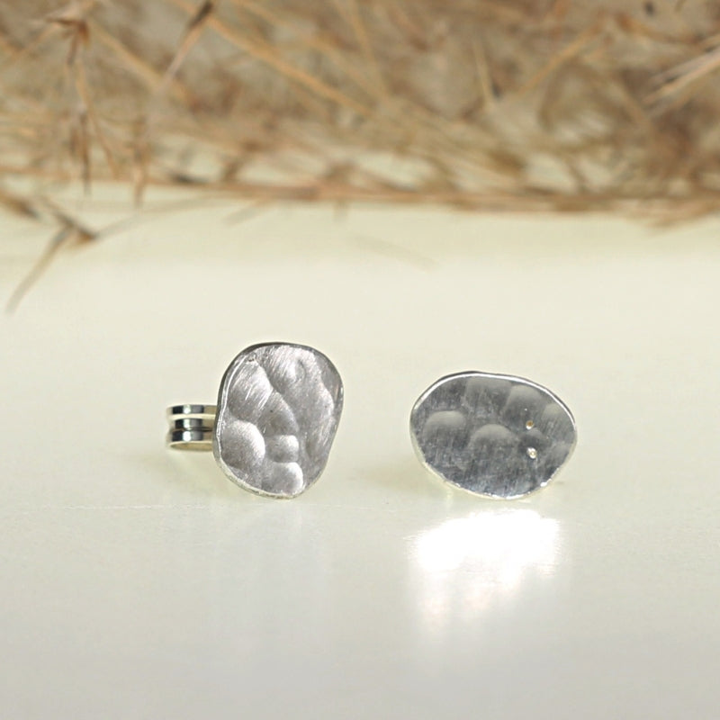 Small stud earrings Harmony