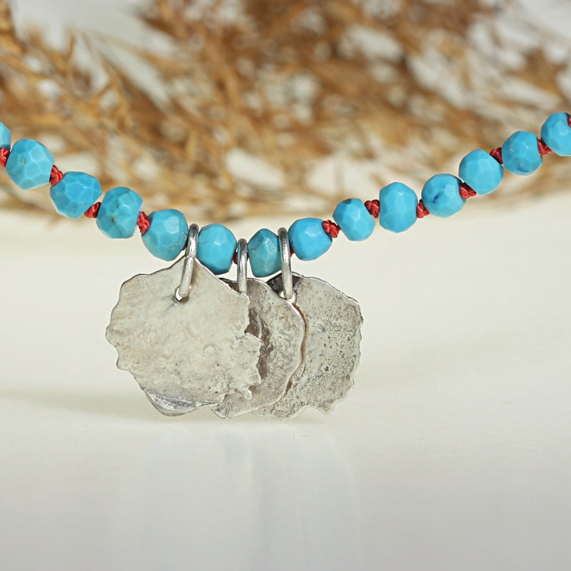 Long necklace Spirit with turquoises and three silver pendants