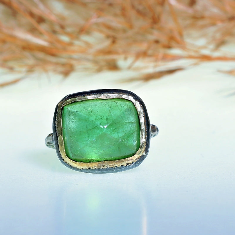Ring with apple green tourmaline - sugar loaf