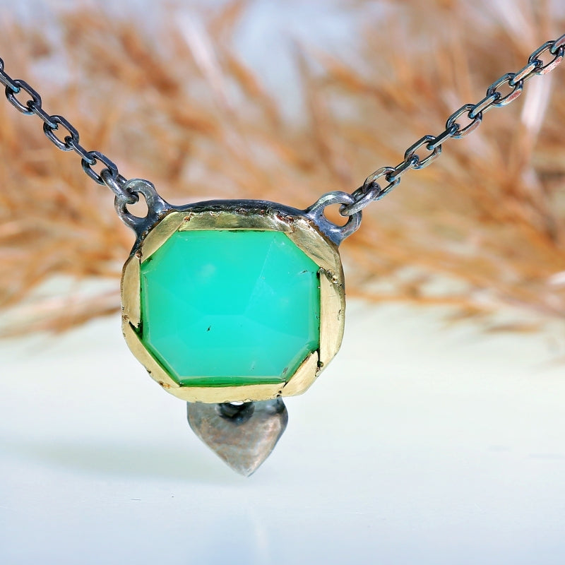 Necklace with chrysoprase and heart