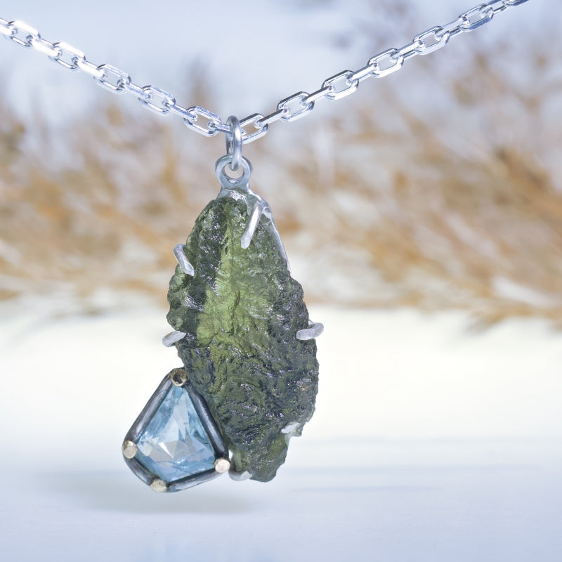 Long necklace with moldavite and aquamarine