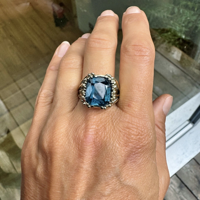 Gold ring Galaxy with big blue tourmaline