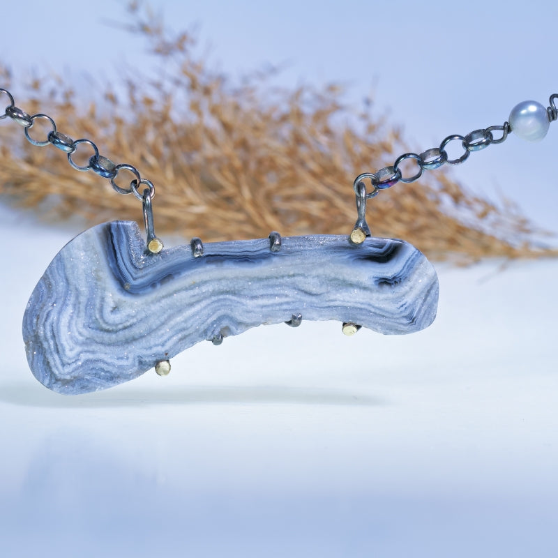 Necklace with big chalcedony rose