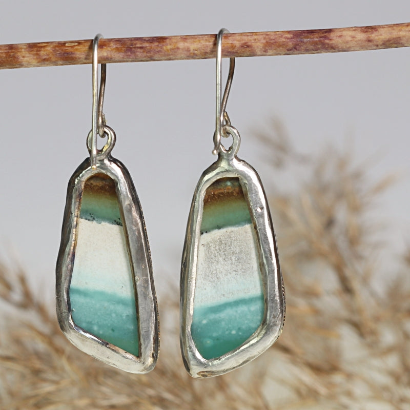 Hanging earrings with Indonesian opal wood and gold line