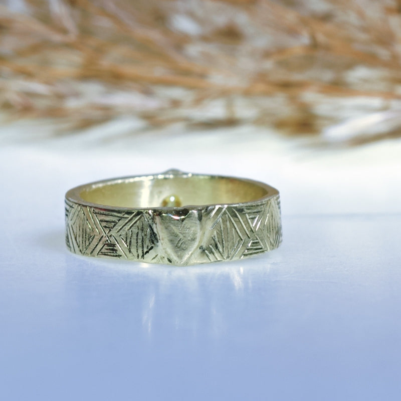 Gold ring with yellow diamond