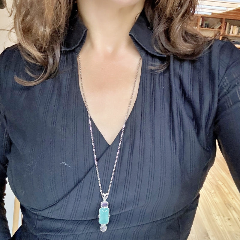 Necklace with aquaprase and spinels - white gold
