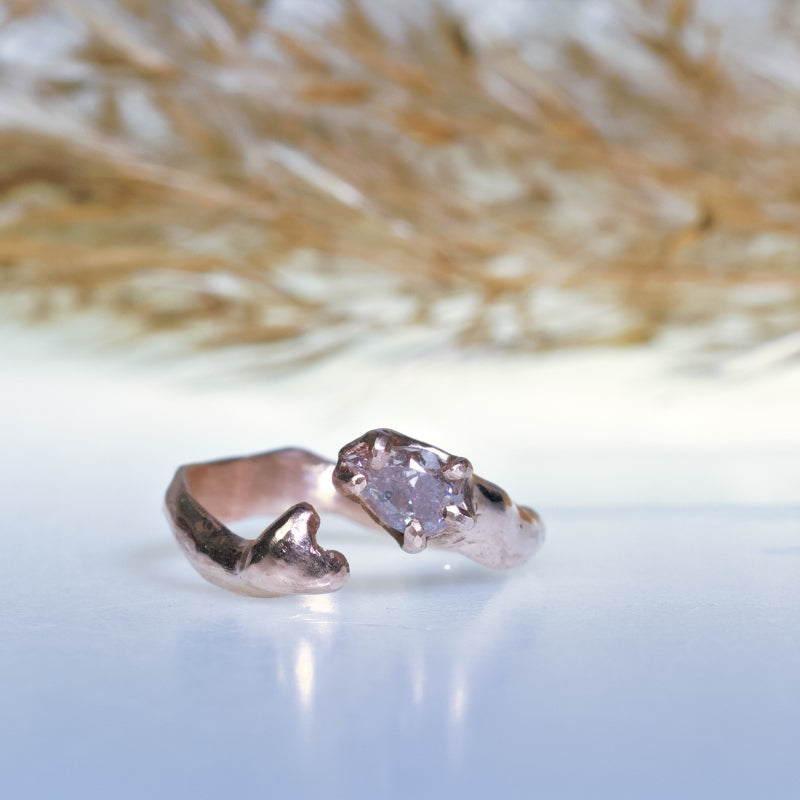 Rose gold ring with pink diamond and heart