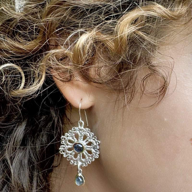 Earrings Flowers with blue sapphires