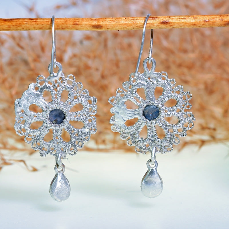 Earrings Flowers with blue sapphires